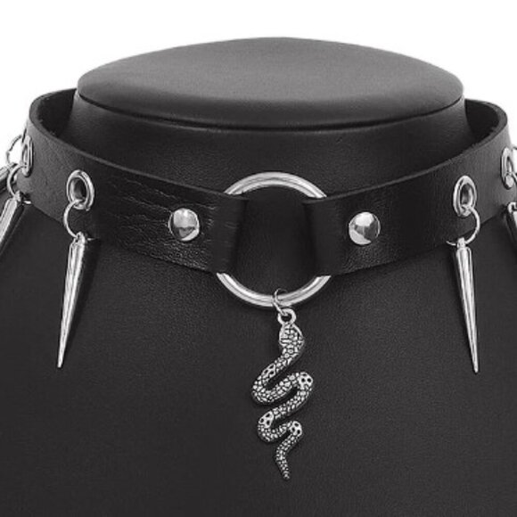 Bondage Necklace with Snake Pendant & additional Punk Waistbelt - Picture 2 of 5
